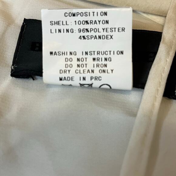 Blaque Label Cold Shoulder Top *NWT w/flaw* Off-White High Neck Trumpet Sleeve - Picture 11 of 11